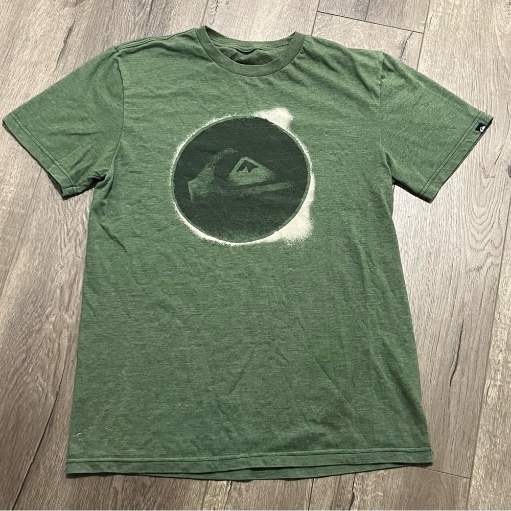 vintage 2000s olive green Quiksilver t shirt